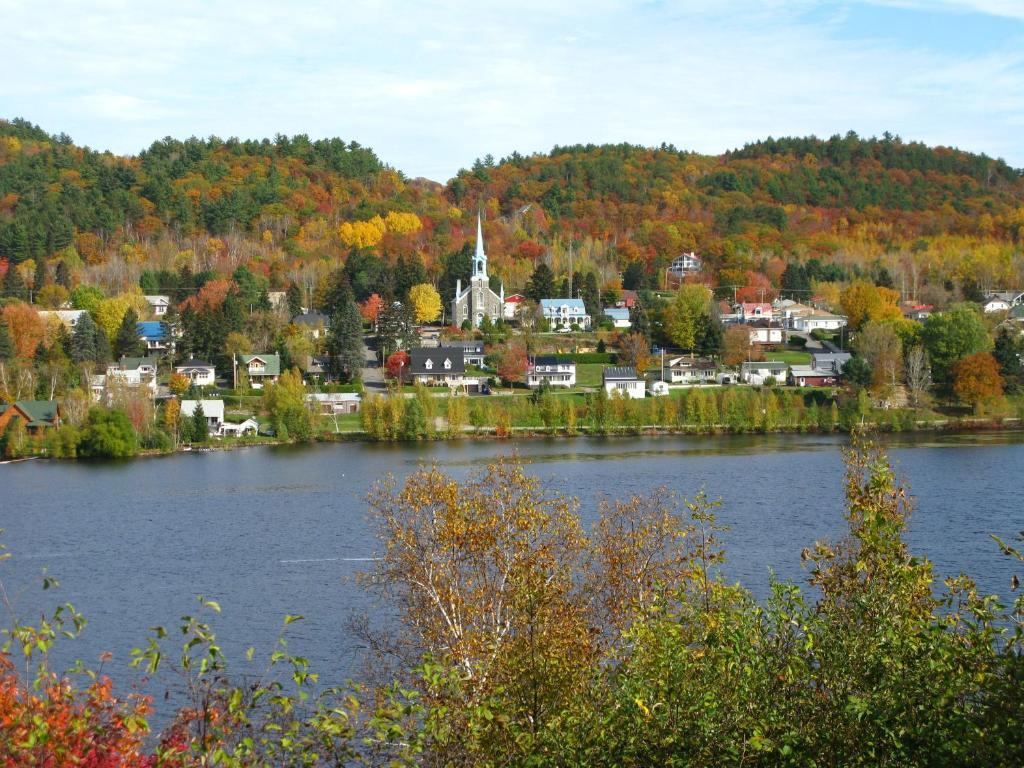 Gite Aux Traditions Saint-Jean-des Piles Bagian luar foto